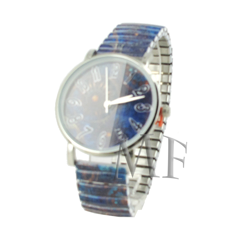 montre couleur bleu nuit illustré motif rose des vents navigateur