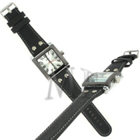 montre bracelet cuir épais noir et clouté